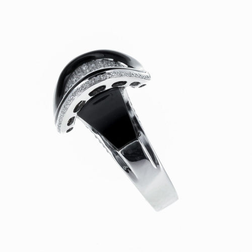 Bague 55 Bague contemporaine en or blanc, diamants et onyx 58 Facettes 2.18389