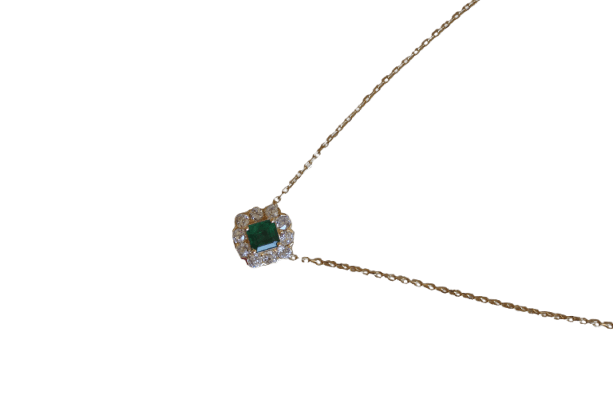 Pendentif Pendentif vintage en or jaune 18K avec émeraude et diamants 58 Facettes