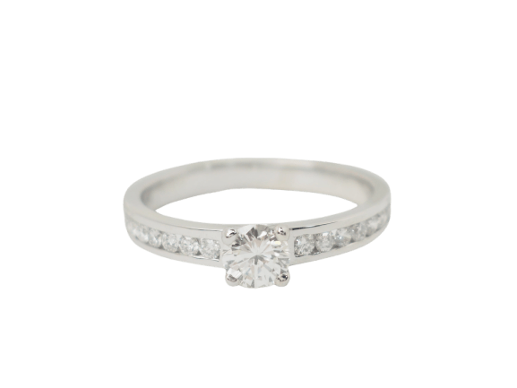 Bague 52 Bague solitaire en or blanc 18 kt et diamants 0,37 ct 58 Facettes 29910