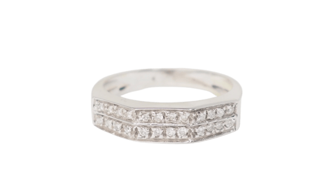 Bague 54 Bague en or blanc 18 ct et diamants 58 Facettes 19670