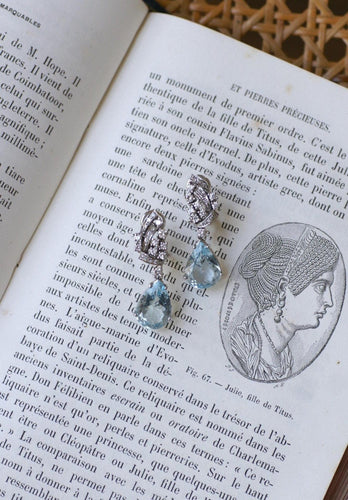 https://cdn.shopify.com/s/files/1/0075/4588/0666/files/boucles-doreilles-goutte-aigue-marine-et-diamant-4635406.jpg?v=1758624766