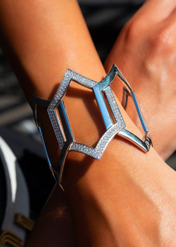 Bracelet Messika Arlequin - Bracelet manchette en or blanc et diamants 58 Facettes 62100114