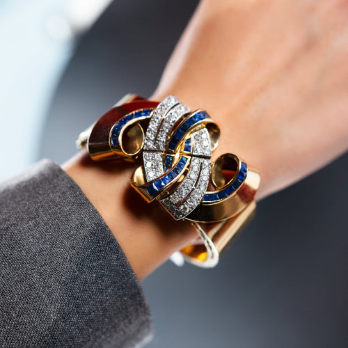 Boucles d'oreilles Bracelet jonc clip en or jaune 18 carats, diamants et saphirs 58 Facettes 62800064