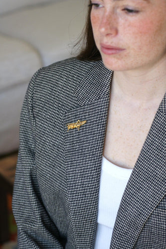 Broche Antik guldbrosche i 18kt guld og diamanter formet som en græshoppe 58 Facettes