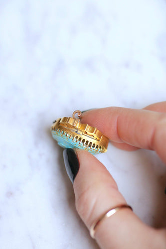 https://cdn.shopify.com/s/files/1/0075/4588/0666/products/broches-broche-ancienne-en-or-18kt-et-camee-turquoise-xixe-siecle-6.jpg?v=1613360426