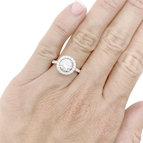 Bague 52 Bague entourage en or blanc avec diamant 1,26 ct et diamants 58 Facettes 33900
