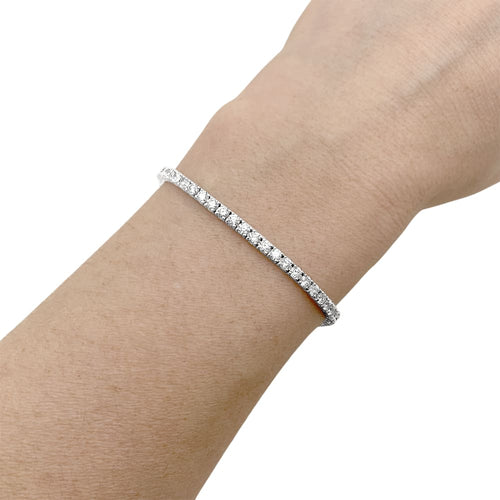 Bracelet Bracelet ligne en or blanc 750 serti de diamants taille brillant 58 Facettes 35336