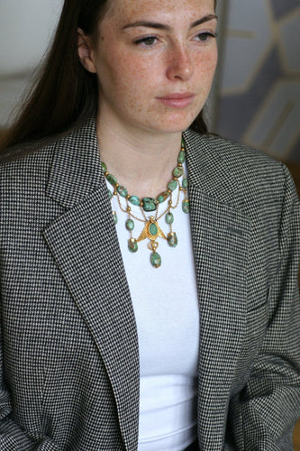 Náhrdelník Náhrdelník Art Deco neo-egyptský ze žlutého 18k zlata a tyrkysů 58 Facettes