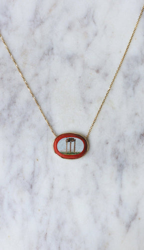 https://cdn.shopify.com/s/files/1/0075/4588/0666/files/collier-pendentif-micro-mosaique-temple-antique-or-jaune-474570.jpg?v=1721029130
