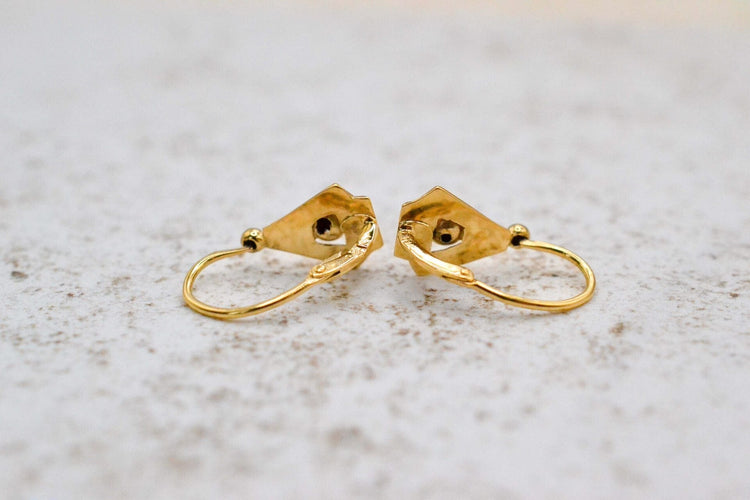 Earrings 18-carat yellow gold triangular earrings Sleepers earrings 58 Facettes 3786