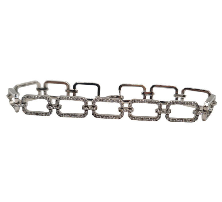 White gold bracelet set with natural diamonds