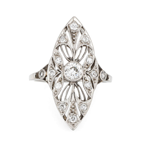 Bague 49 Bague ancienne édouardienne navette en platine 900 et diamants 58 Facettes G12365