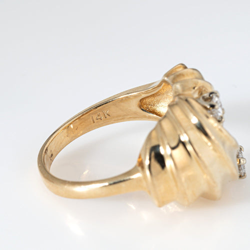 Bague 52.5 Bague dôme à volutes vintage en or jaune 14K et diamants 58 Facettes G13622