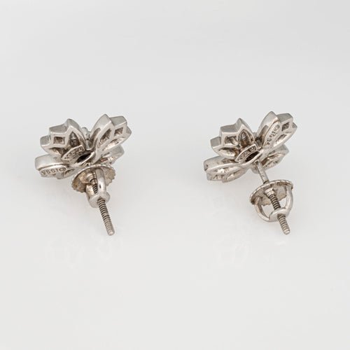Boucles d'oreilles Tiffany & Co - Boucles d’oreilles Floret en platine et diamants 58 Facettes 1994 Tiffany & Co Diamond Floret Earrings Vintage Platinum Flowers Signed