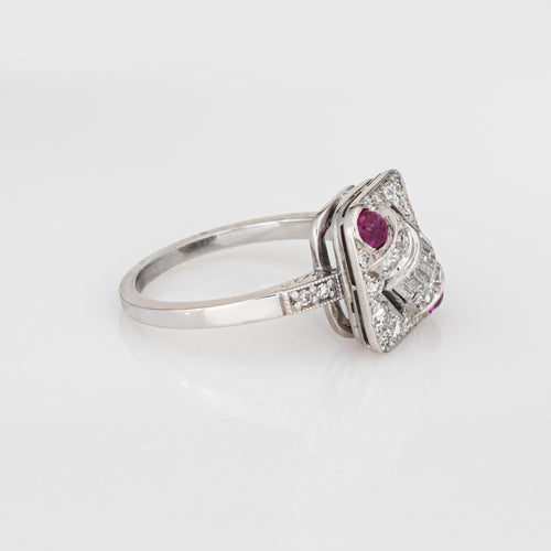 Bague 54.5 Art déco - Bague carrée en platine 900 avec diamants et rubis 58 Facettes G14072