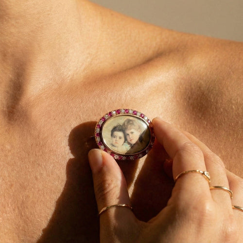 Antik porträttbrosch i 14 karat gult guld, rubiner och diamanter 58 Facettes