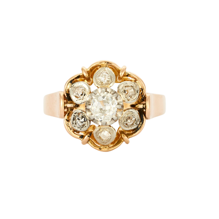 Floral motif ring set with diamonds