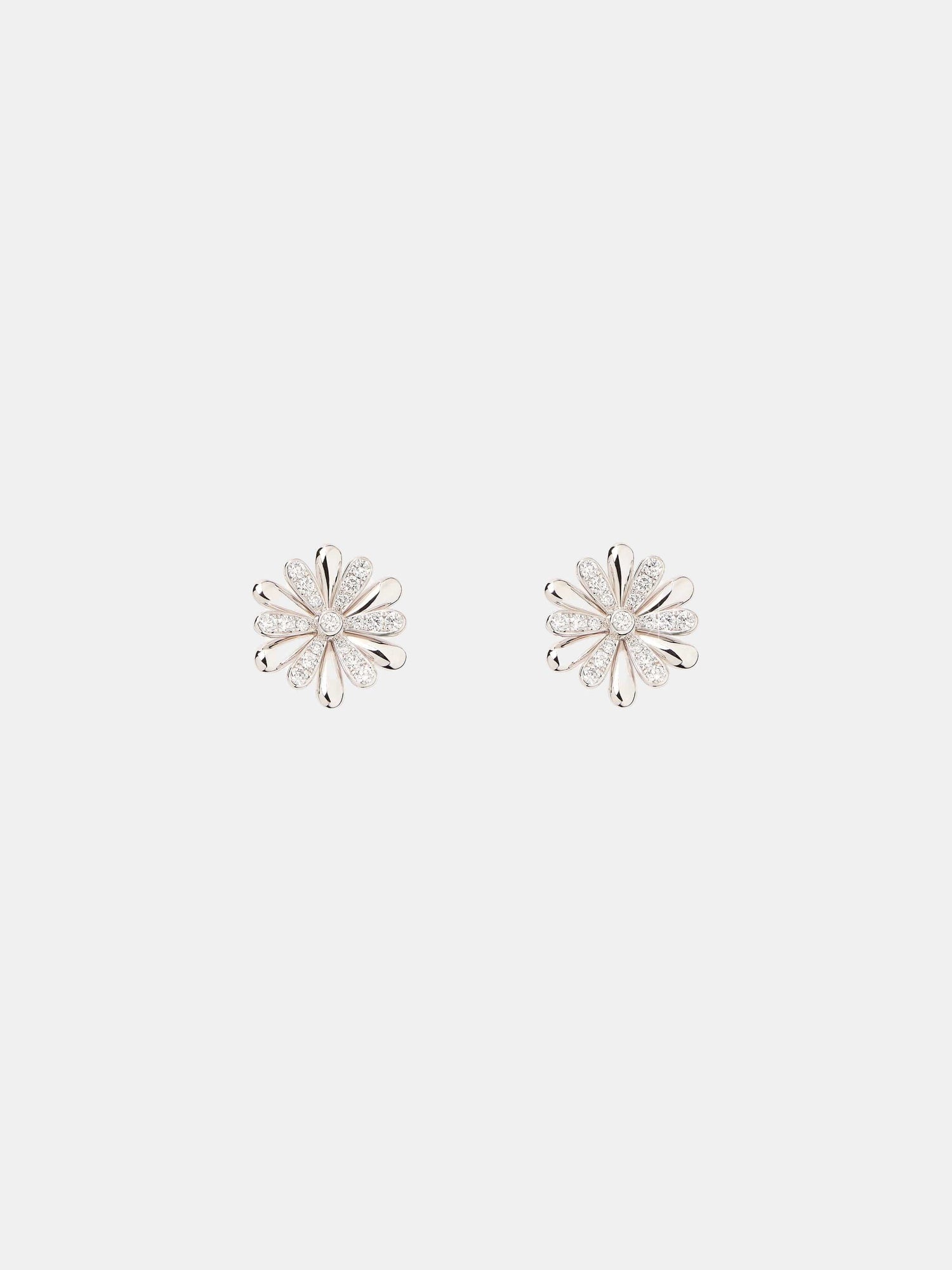 Boucles d'oreilles Flower Poiray Or blanc Diamant 0.27ct