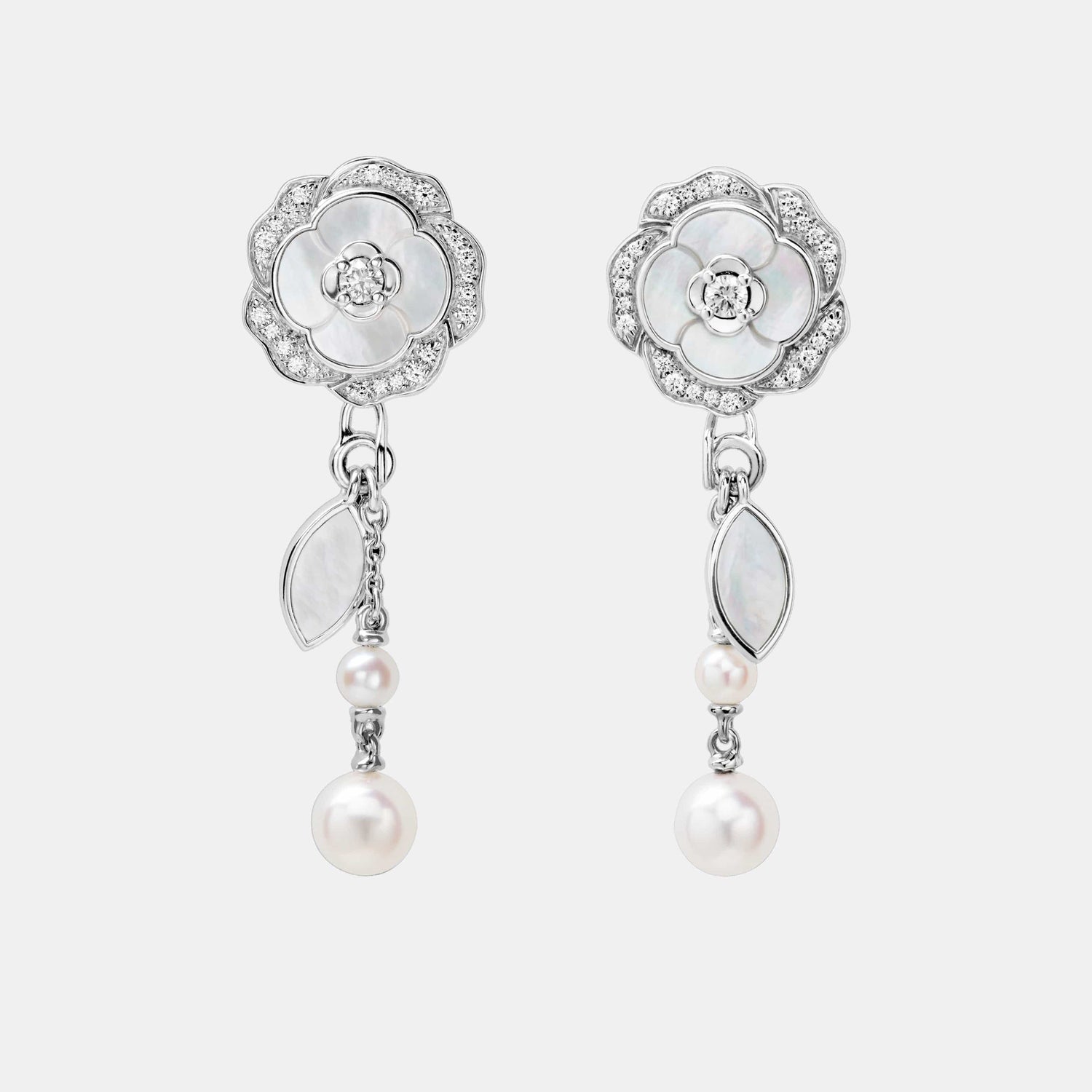 Boucles d'oreilles Camélia Or blanc Diamant