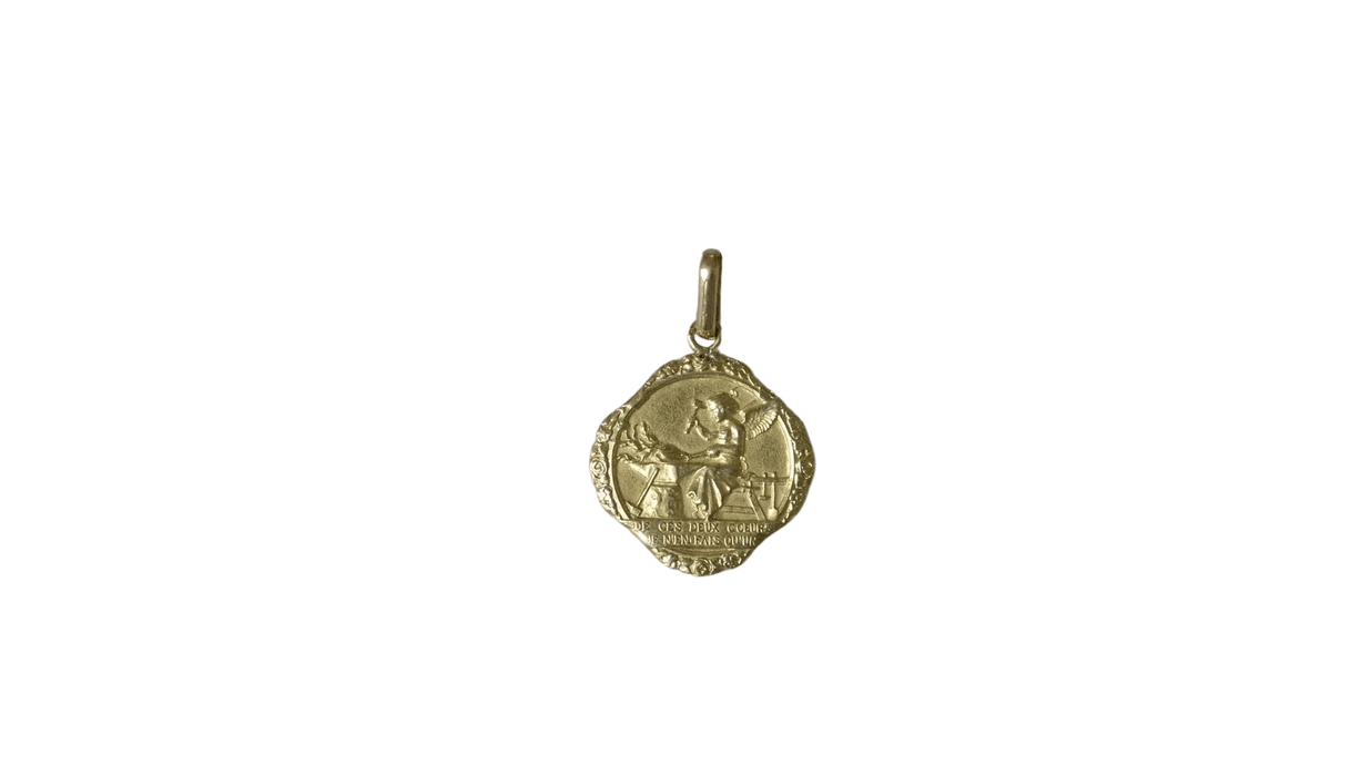 Pendentif AUGIS - Médaille d'Amour Ange Or Jaune 58 Facettes