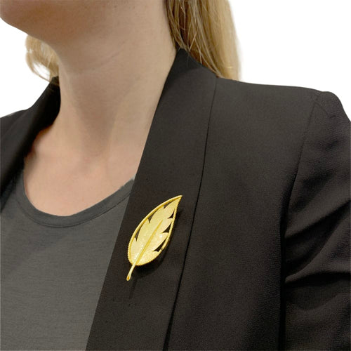 Broche Broche feuille texturée en or jaune 750 58 Facettes 35281
