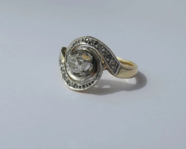 Bague 50 Bague Tourbillon or jaune diamants 58 Facettes