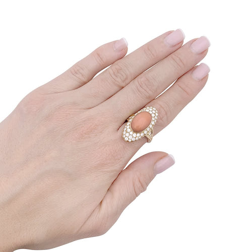 Bague 56 Bague navette en or jaune 18K, corail peau d’ange et diamants 58 Facettes 33265