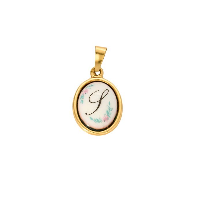 Yellow gold S pendant