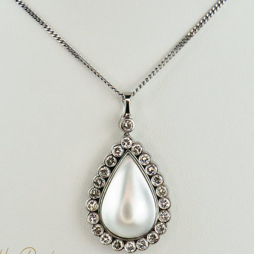 Pendente in oro bianco 585 con perla Mabé e diamanti 58 Facettes 2150