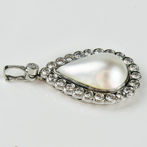 Pendente in oro bianco 585 con perla Mabé e diamanti 58 Facettes 2150