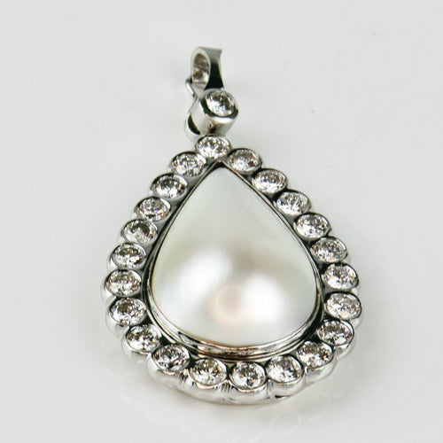 Pendente in oro bianco 585 con perla Mabé e diamanti 58 Facettes 2150