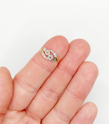 Bague 51 Bague antique or jaune diamant taille roses et monture à enroulement (circa 1900) 58 Facettes A04904