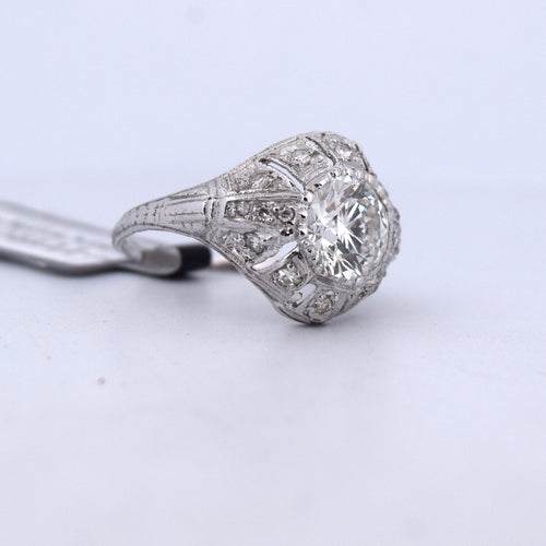 Bague 48 Bague ancienne en platine et diamants avec diamant central 58 Facettes