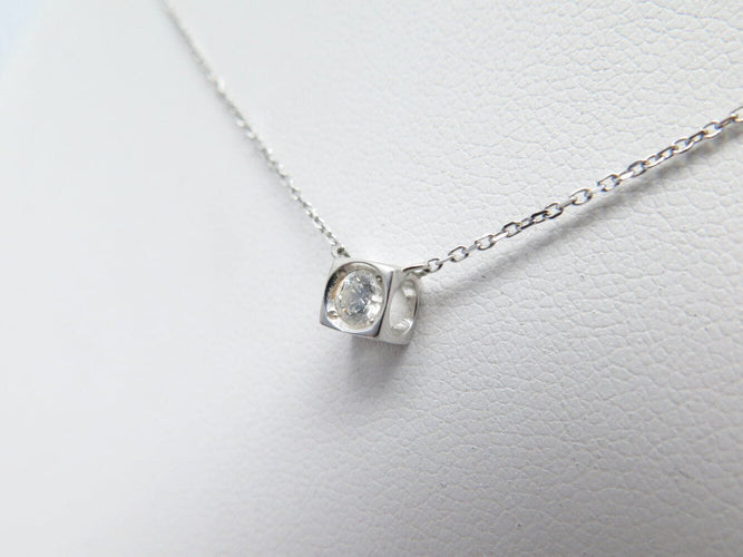 Collier collier DINH VAN le cube diamant 608113 en or blanc 18k + boite 58 Facettes 272302