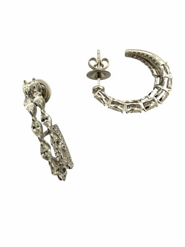 Boucles d'oreilles Boucles d’oreilles créole or blanc 18 carats et diamants navettes 58 Facettes
