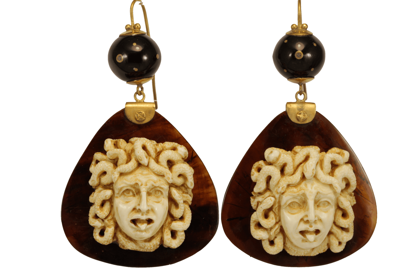 Earrings cameo