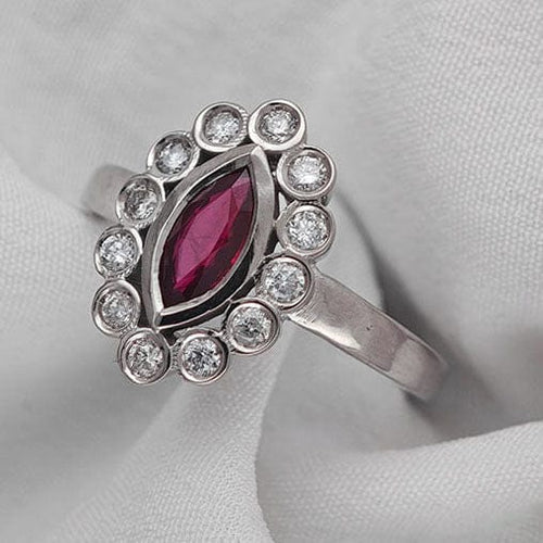 Bague 54 Bague en or avec rubis sang de pigeon de Birmanie et diamants 58 Facettes AO-0004