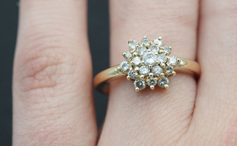 Bague 54 Bague marguerite diamants or jaune 750 58 Facettes