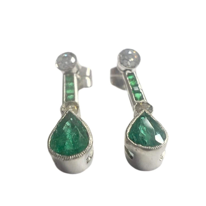 Boucles d'oreilles Boucles d'oreilles en platine avec diamants et émeraude 58 Facettes Q193B