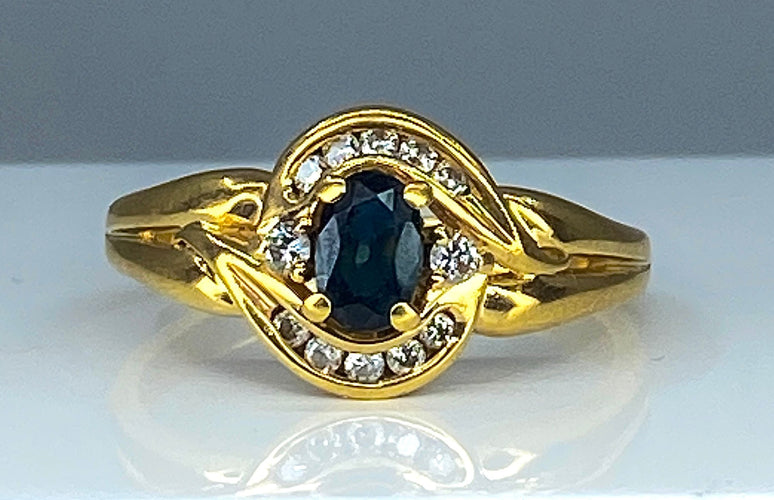 Bague 57 Bague en or jaune 18 carats en saphir et diamants 58 Facettes AB337