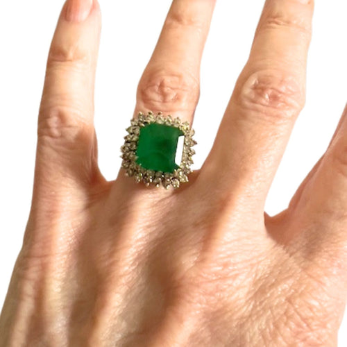Bague 50 Bague style rétro 1945 en or jaune, diamants et émeraude 58 Facettes Q328B
