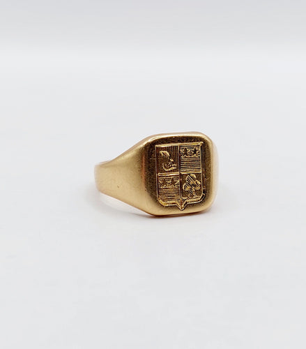 Bague 48 Chevalière antique en or armoiries française 58 Facettes A03321