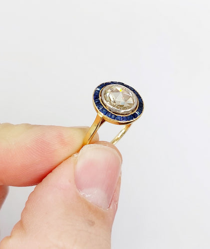 Anello antico bersaglio in oro 18k e platino, diamante taglio rosa e zaffiri 