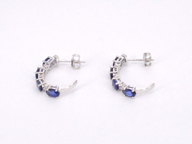 Boucles d'oreilles Boucles d'oreilles en or blanc avec diamants et saphir 58 Facettes 2130