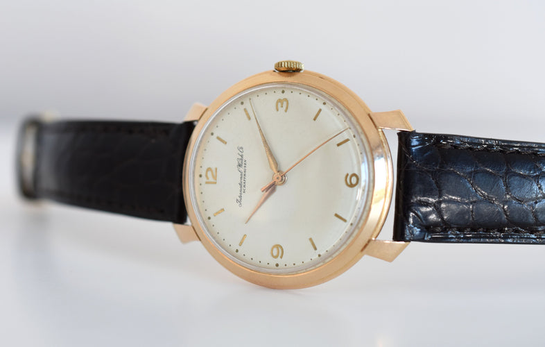 Montre Montre homme IWC Jumbo "Shark Fin", or rose 18 carats, calibre 89, vers 1959 58 Facettes IWC-300