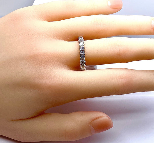 Bague 62 Alliance en or blanc 18 carats ornée de 25 diamants 2,40 carat environ 58 Facettes AB522