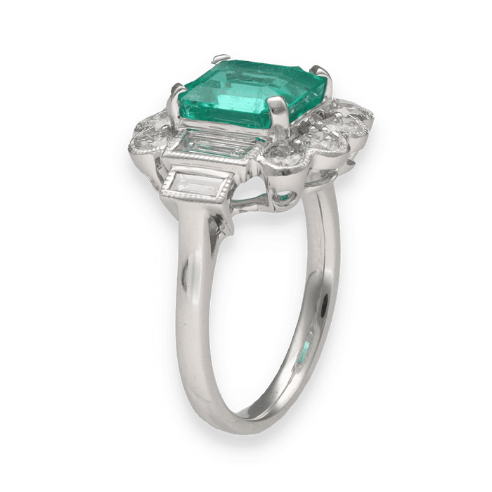 Estilo de anillo Art Deco diamantes esmeralda de oro blanco