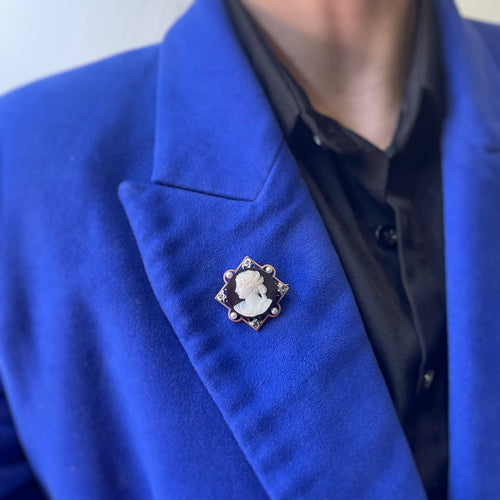 Broche Broche Camée - Or jaune, diamants et perles 58 Facettes 200048R