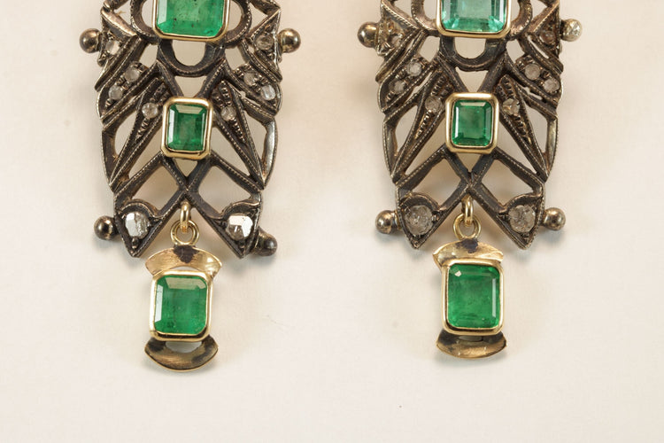 Boucles d'oreilles Antique emeralds diamonds gold Catalan earrings 58 Facettes 7488
