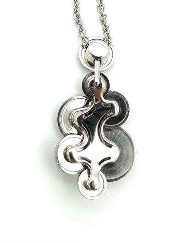 Collier BVLGARI. Collection « Cicladi », collier en or blanc 18 carats 58 Facettes